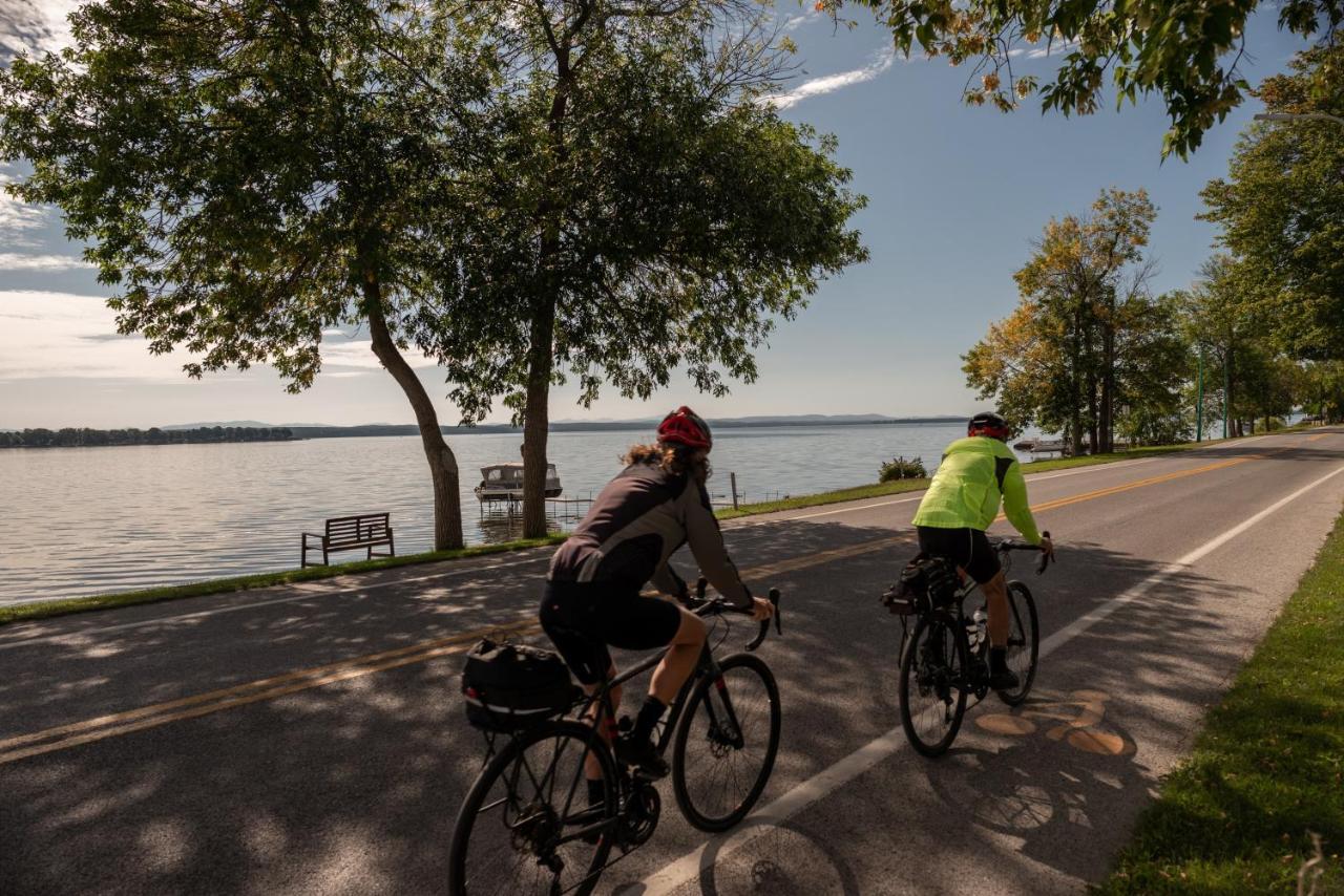 Venise-en-Québec La Cache Du Lac Champlain酒店 外观 照片