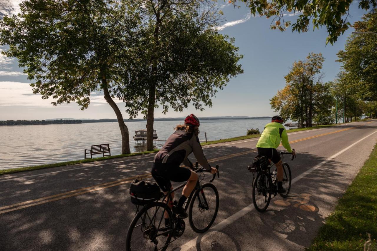 La Cache Du Lac Champlain Venise-en-Québec 外观 照片